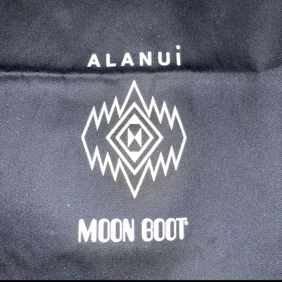 ALANUI X MOON BOOT Icon boots knit tan cream EU 38 US 7-8 sweater boho bead NEW - Picture 16 of 16